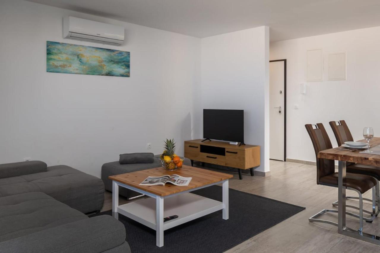 Apartments Cesare نين المظهر الخارجي الصورة